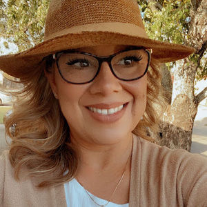 Meet your Posher, Estella